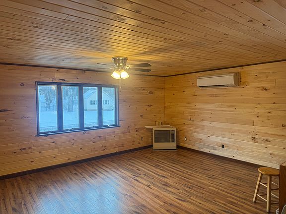 3rd image of 657 Maine Ave #4