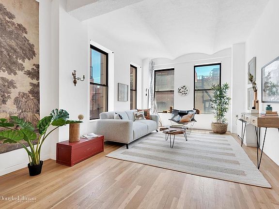 2nd image of 9 Barrow St APT 5A