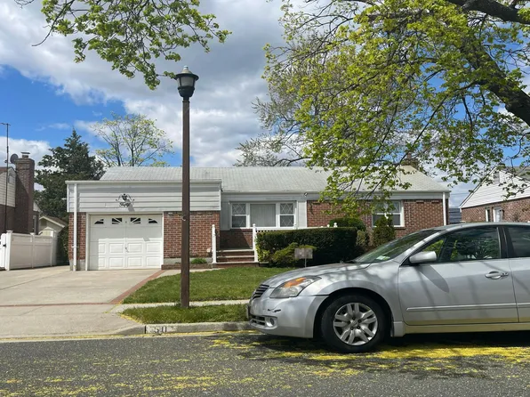 50 Buffalo St, Elmont, NY 11003
