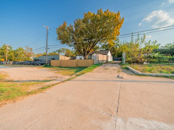 3412 E Illinois Ave, Dallas, TX 75216