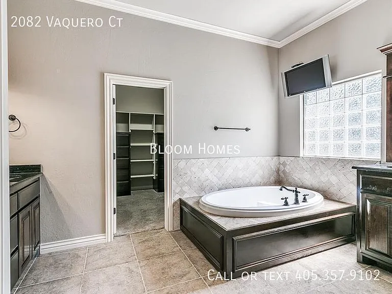 2082 Vaquero Ct — Photo 19