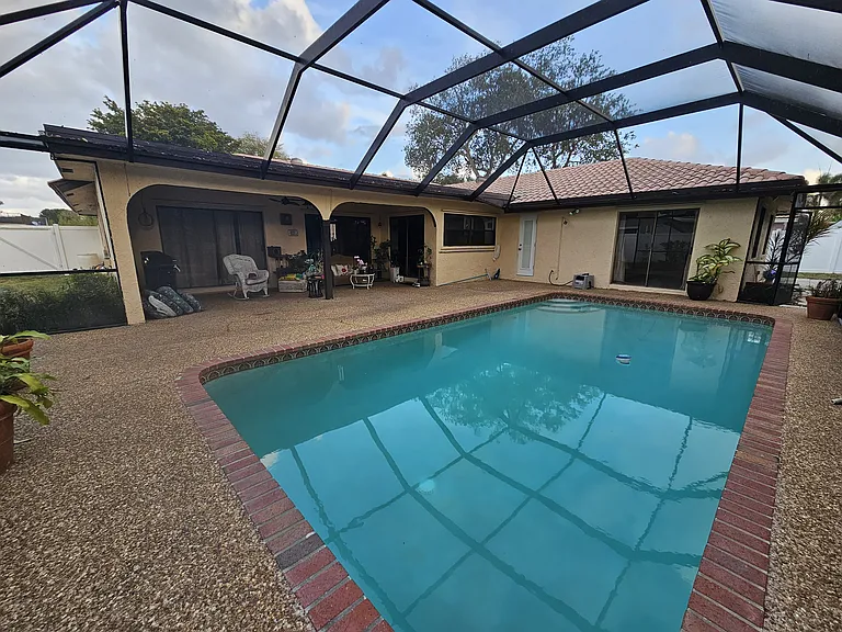 57 SW 15th Ct — Photo 12