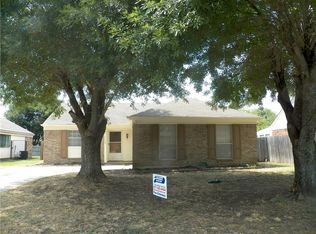 7009 Shadow Bend Dr, Fort Worth, TX 76137
