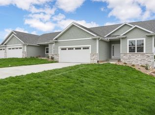 827 Tumble Grass Ct SE, Cedar Rapids, IA 52403