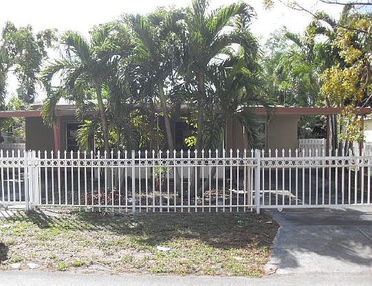 1st image of 1624 NE 183rd St