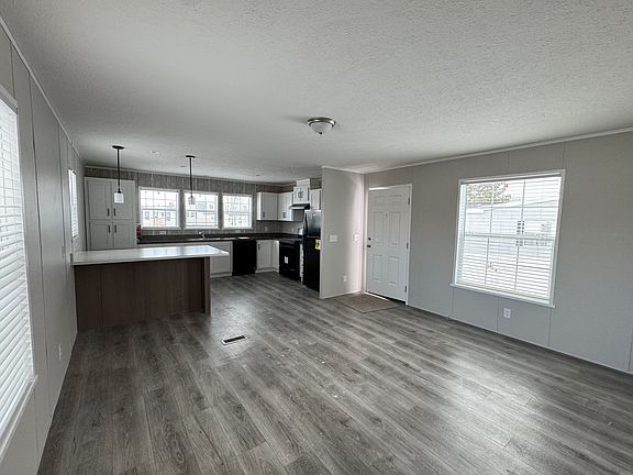 3rd image of 4802 Amersham Ct