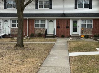 45577 Kensington St, Utica, MI 48317