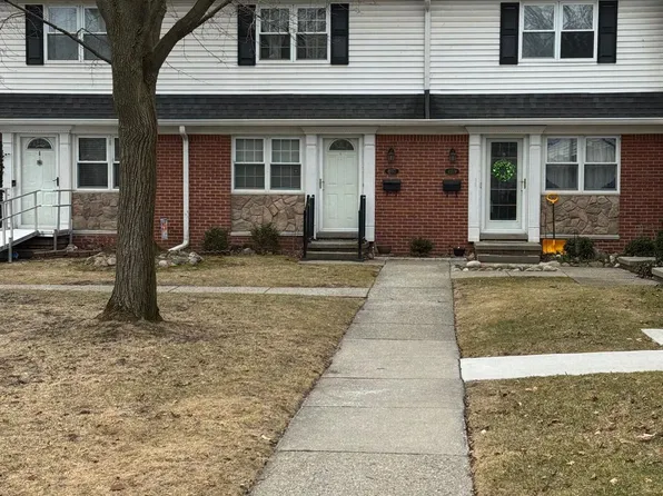 45577 Kensington St, Utica, MI 48317