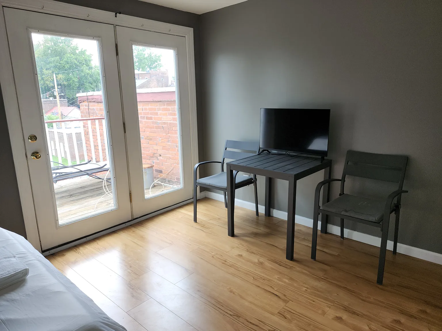 2 bed, 1.5 bath, 963 sqft, $1,975 — Photo 3
