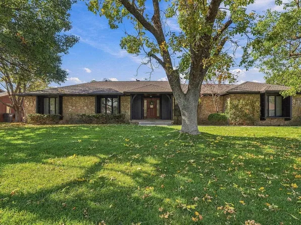 2433 N Cardinal Dr, Wichita, KS 67204