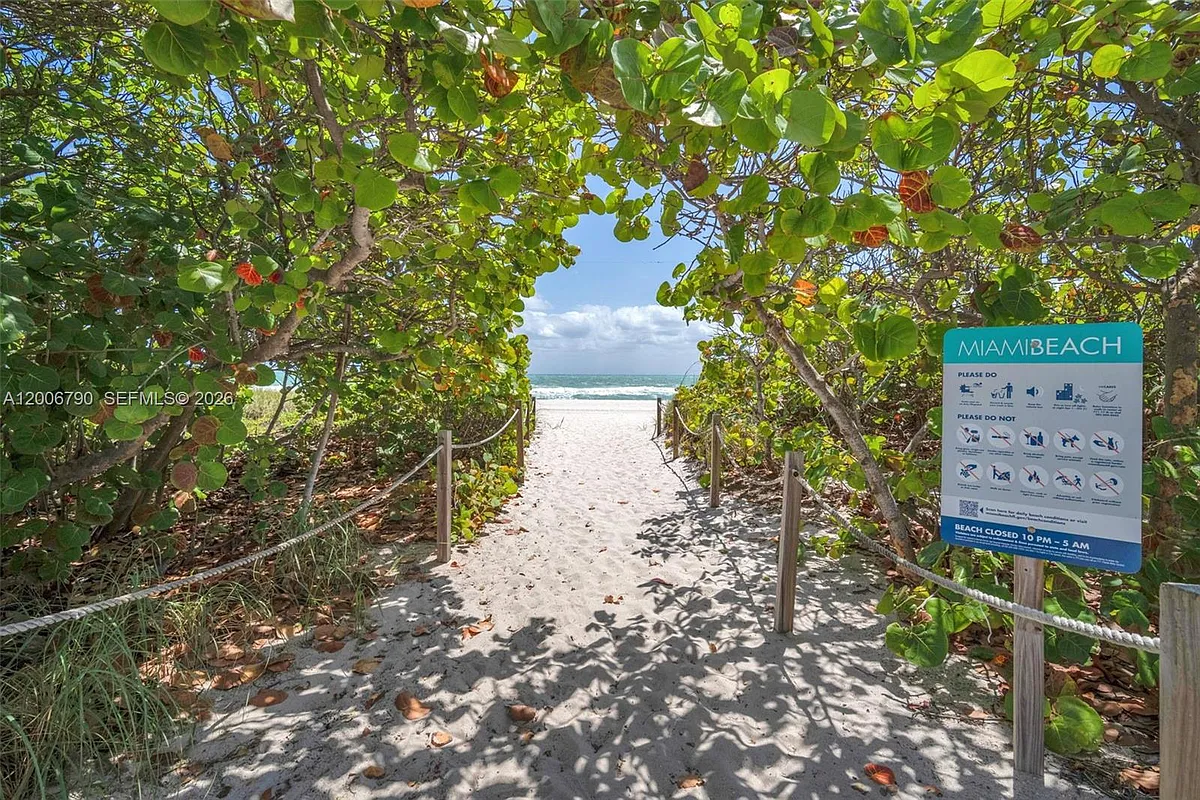 Building Photo - 5313 Collins Ave #204