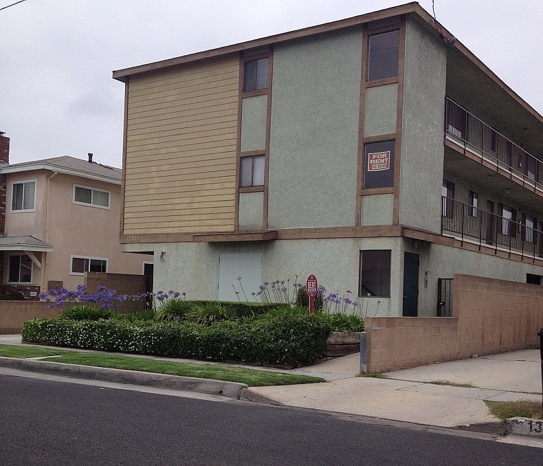 1st image of 13815 Hawthorne Way #5