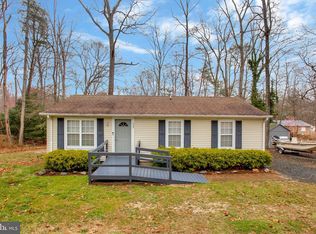 228 Pawnee Ln, Lusby, MD 20657