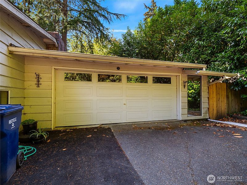 3rd image of 31233 22nd Avenue SW