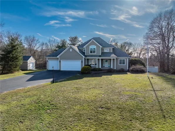 160 Cromwell Dr, Portsmouth, RI 02871
