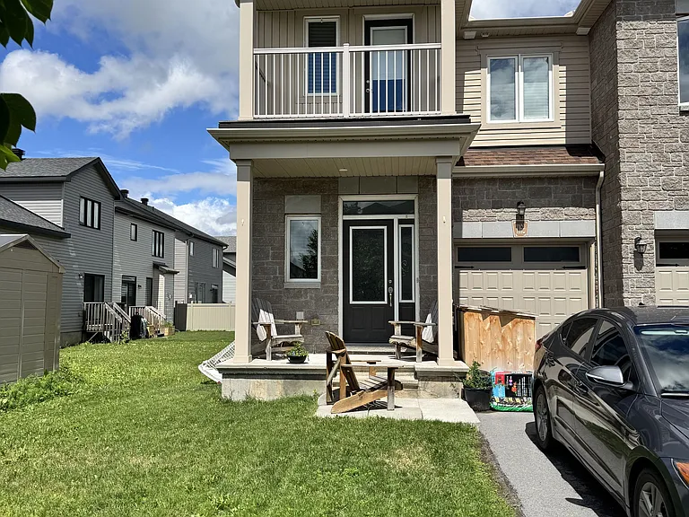 1162 Beckett Cres — Photo 1