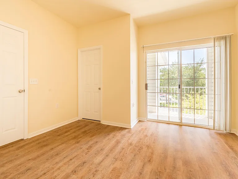 Middle room-Pro
