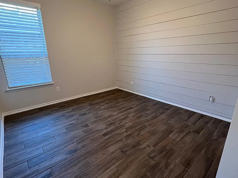 1805 Lark Ln — Photo 13