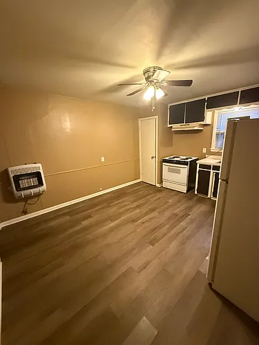 344 Castle Dr Photo 1