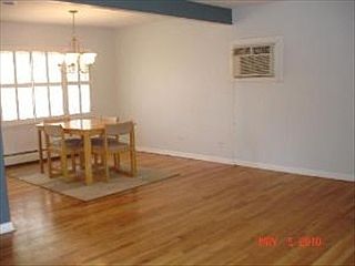 2nd image of 906 Norwood Ave