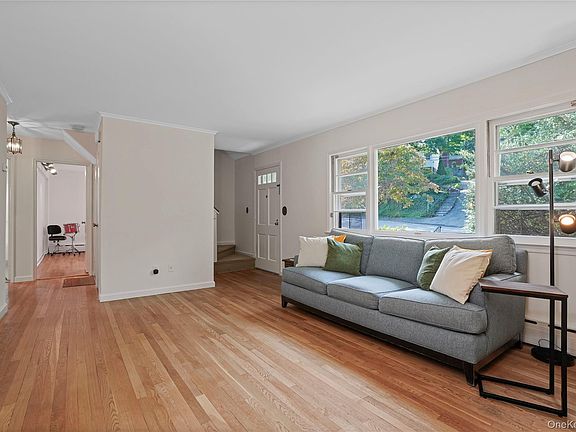 5th image of 11 Riverview Avenue
