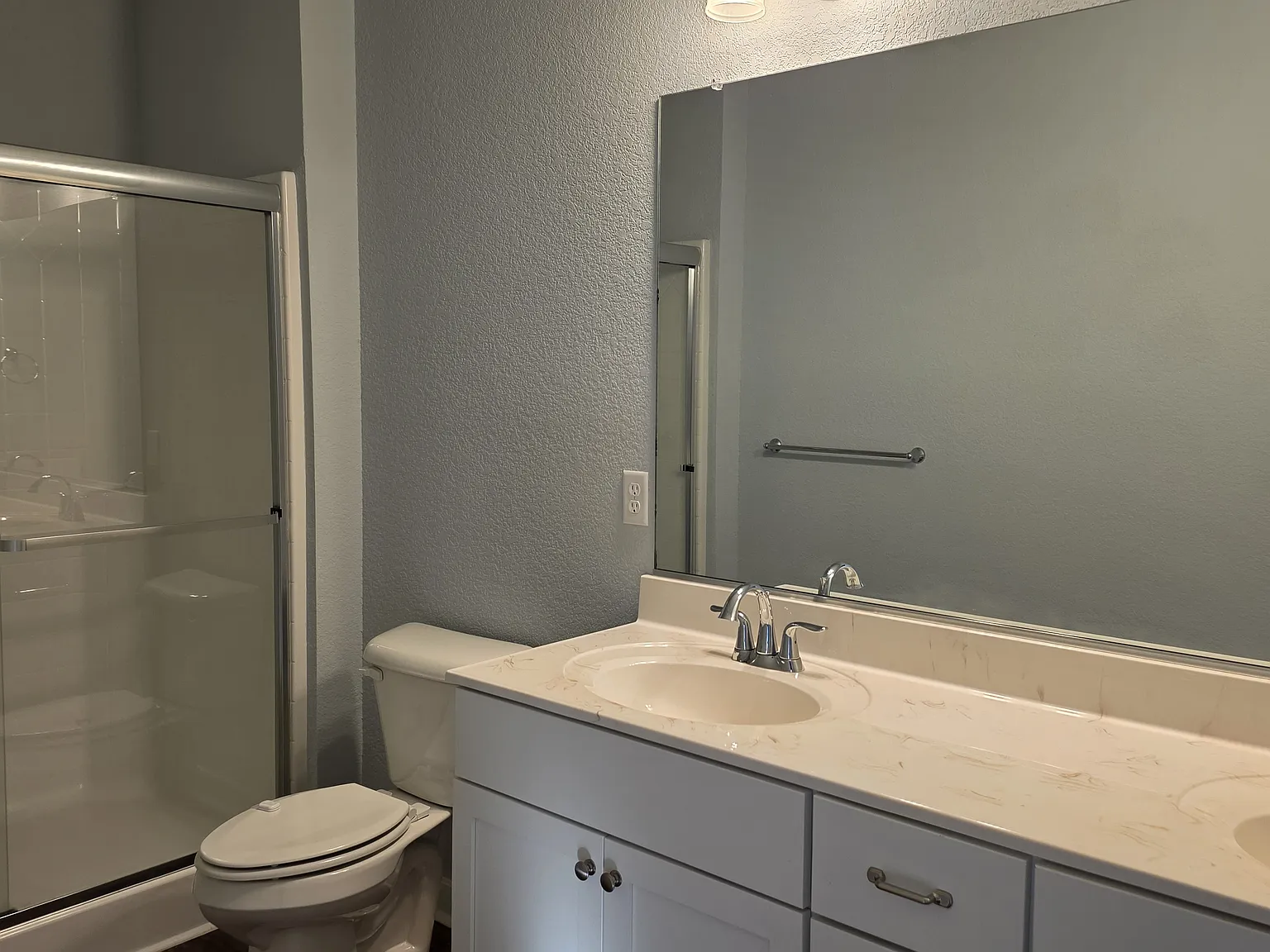 3 bed, 3.5 bath, 2237 sqft, $2,950 — Photo 4