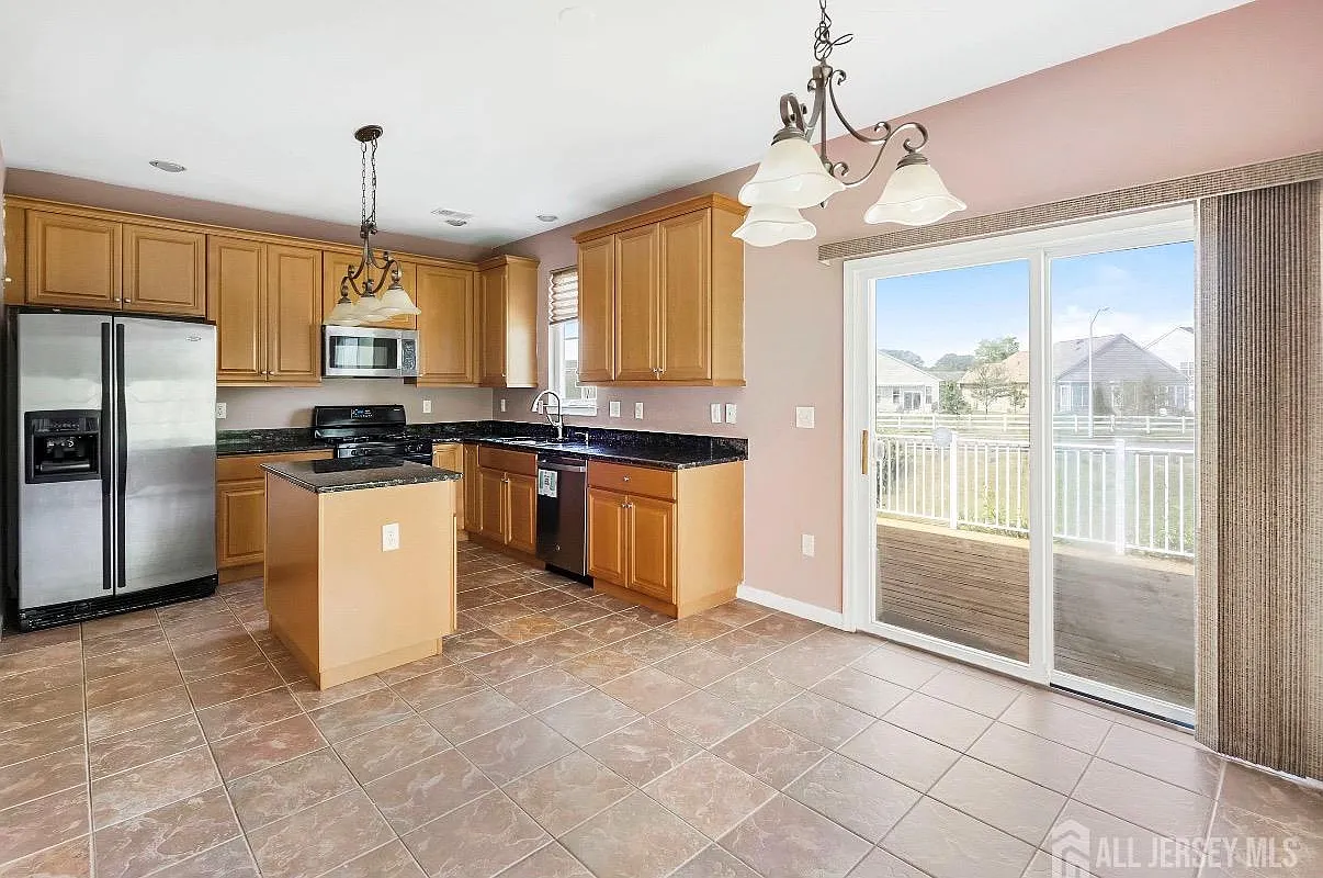 3 bed, 2.5 bath, 2052 sqft, $3,800 — Photo 1