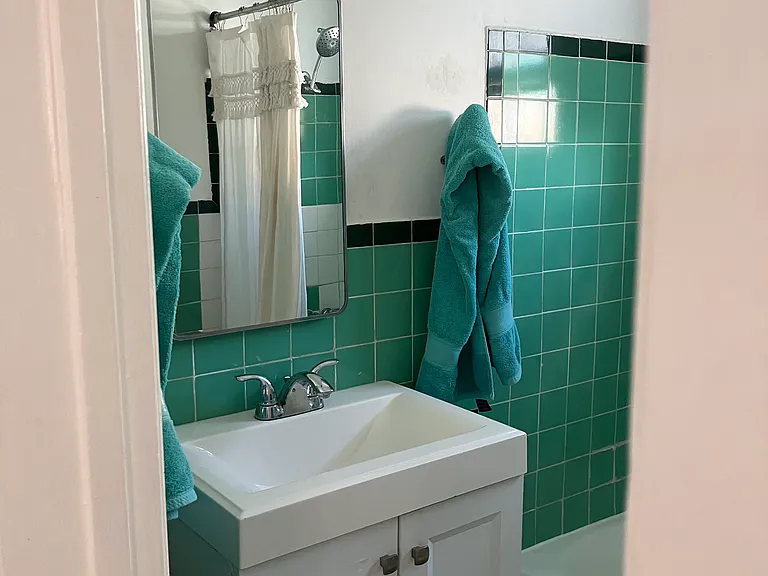 18 Breeze Ave #4 — Photo 13