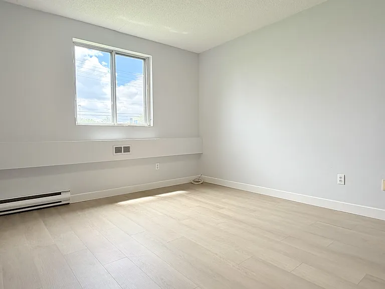 2940 Elsmere Ave #108 — Photo 9