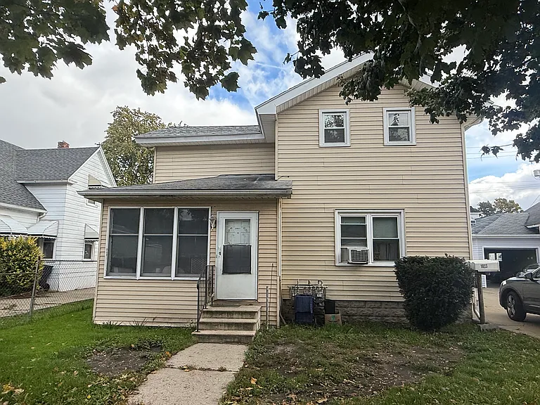 1813 Broadway St — Photo 14