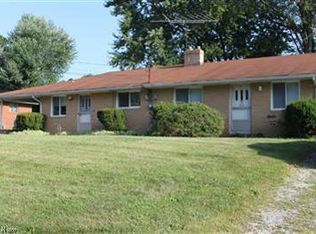 413-415 Oak Manor Ave NE, Massillon, OH 44646
