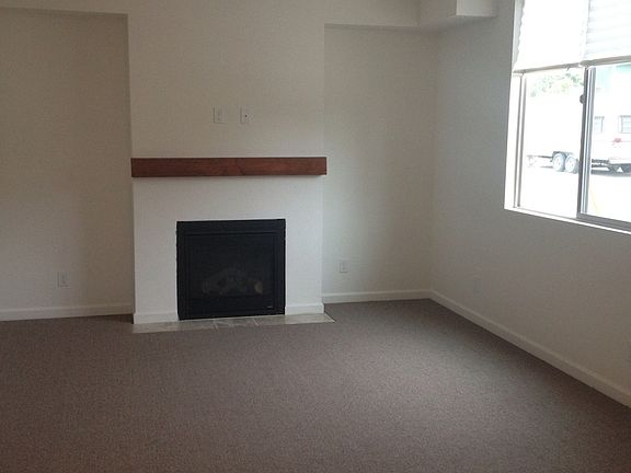 4th image of 240 Den St #D