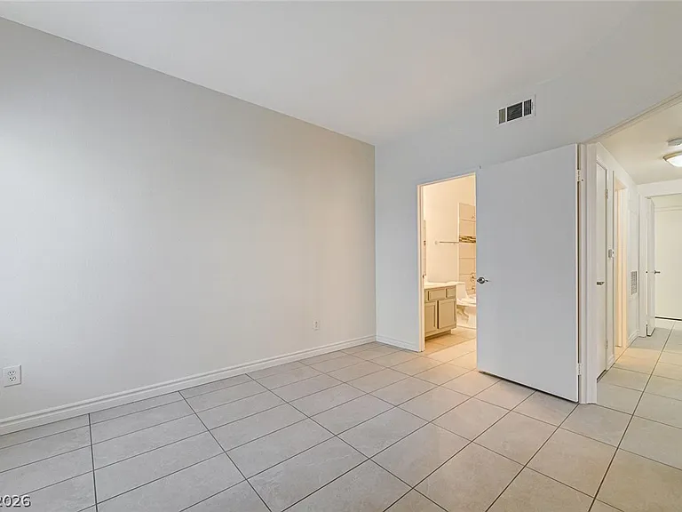 9000 Las Vegas Blvd S #1008 — Photo 35