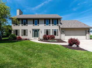 420 E Quail Run, Oak Creek, WI 53154