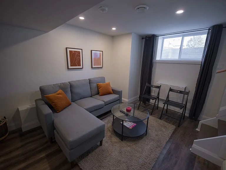 856 Bronson Ave — Photo 19