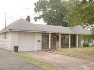 20 Orchard St, Carteret, NJ 07008