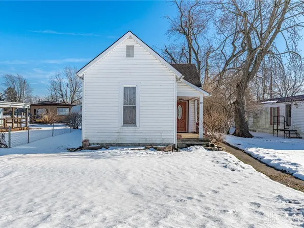 27 Cross St, Bloomingburg, OH 43106