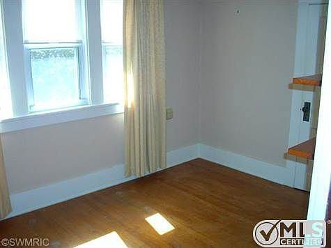 5th image of 91 Summer St