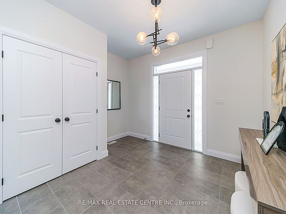 5th image of 223 Otterbein Rd