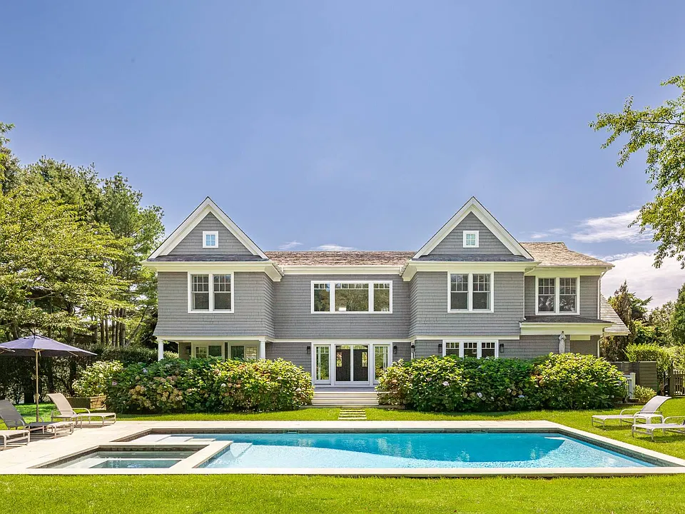 79 N Captains Neck Ln