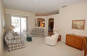 2nd image of 2829 Royal Palm Dr