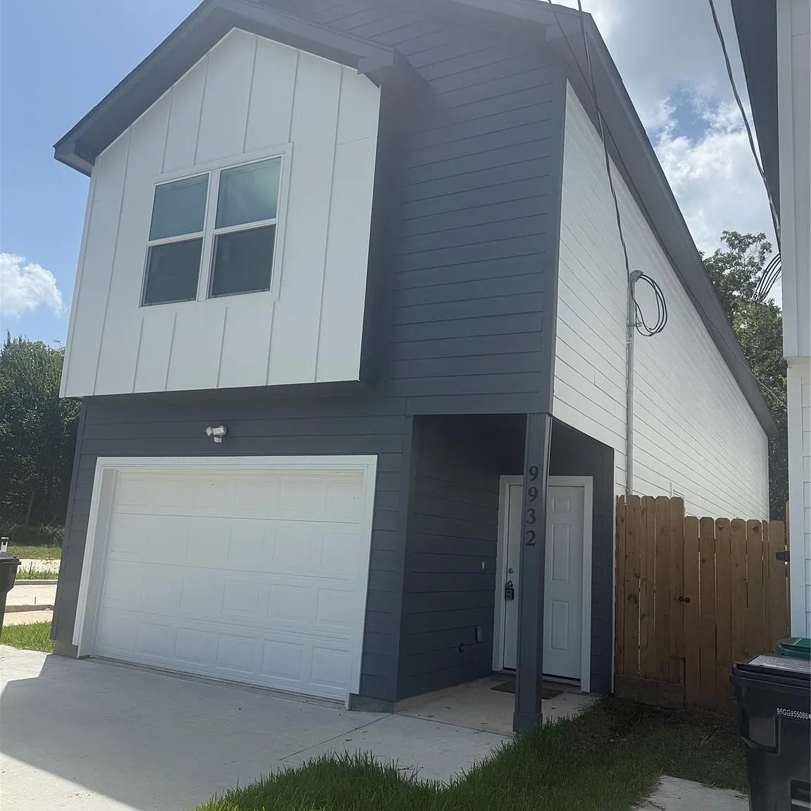 4 bed, 2.5 bath, 2274 sqft, $2,050 — Photo 1