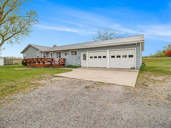 3rd image of 826 W Shelby Rd