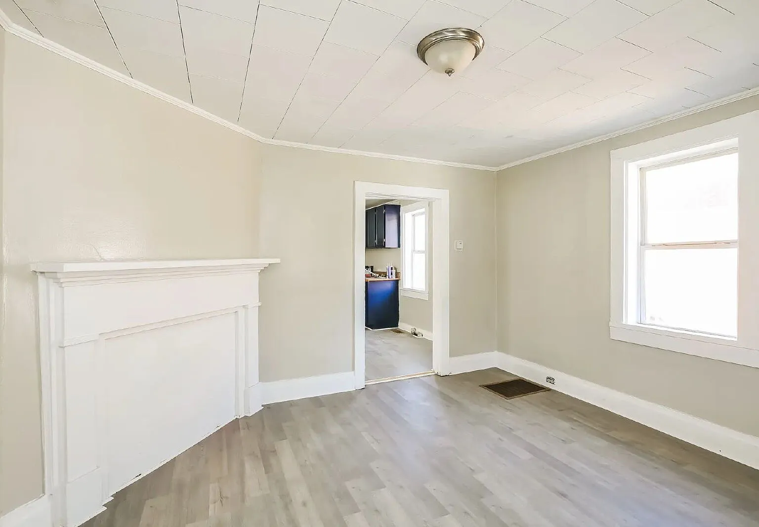 2 bed, 1.0 bath, $1,195 — Photo 2