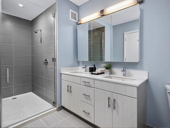 5th image of 1933 S Indiana Ave #1001T