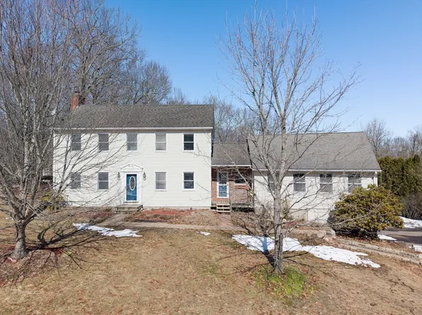 29 Chestnut Dr, Belchertown, MA 01007