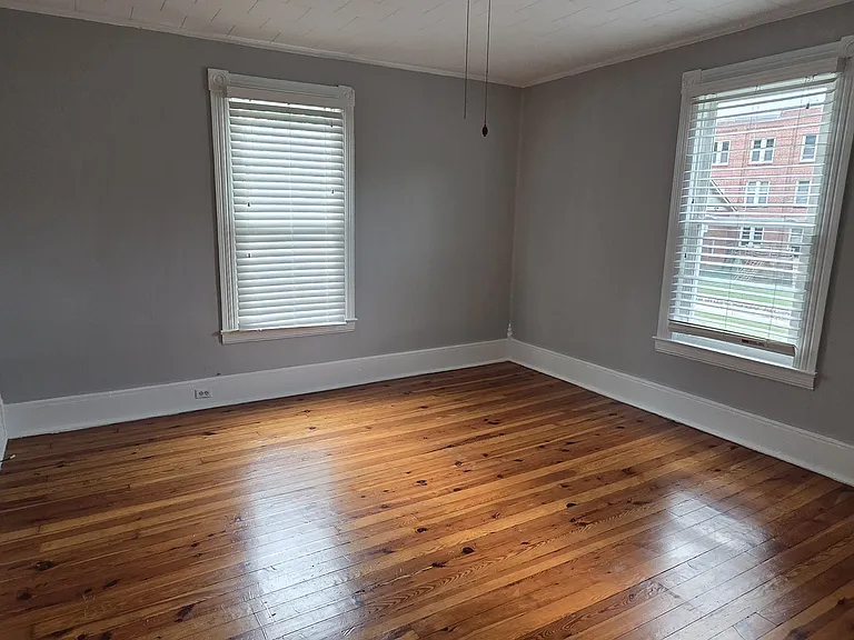 321 Pine St — Photo 18