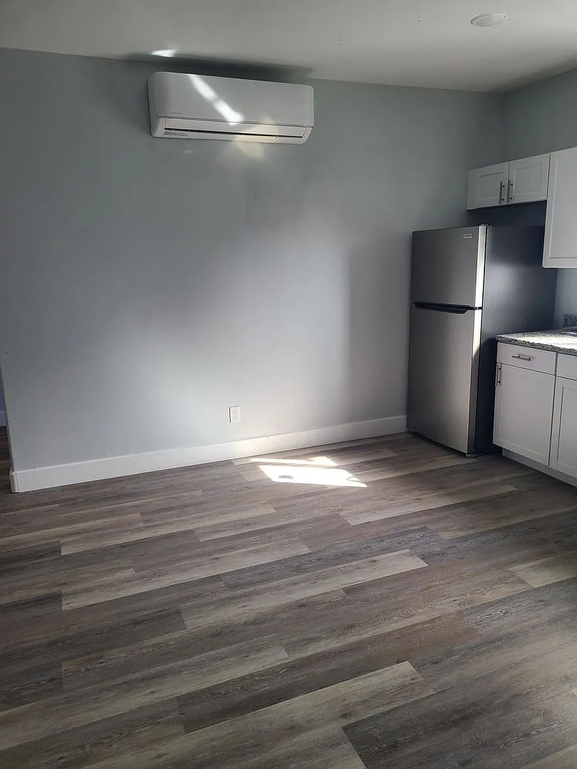 University Manor-New — Photo 4