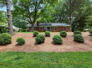 821 Shoreland Rd, Winston Salem, NC 27106