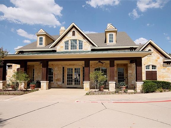 4th image of 325 Acklington Dr